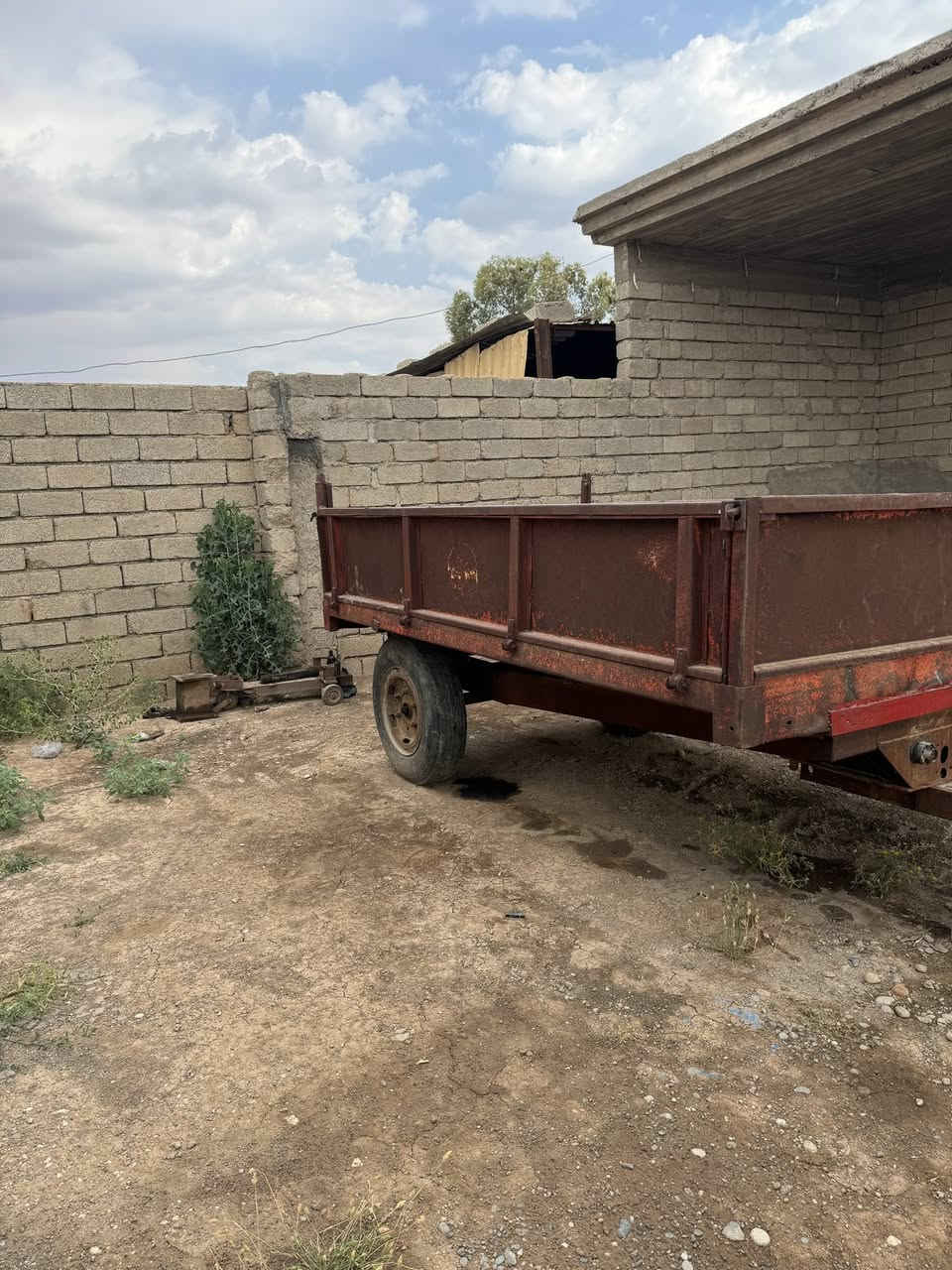 السلام عليكم اخوان موجود عربانه سكندريه بس جك يعوزها ارضيتها مقبوله وعربانه سعرها مناسب العنوان موصل كورك***********اسيا***********
