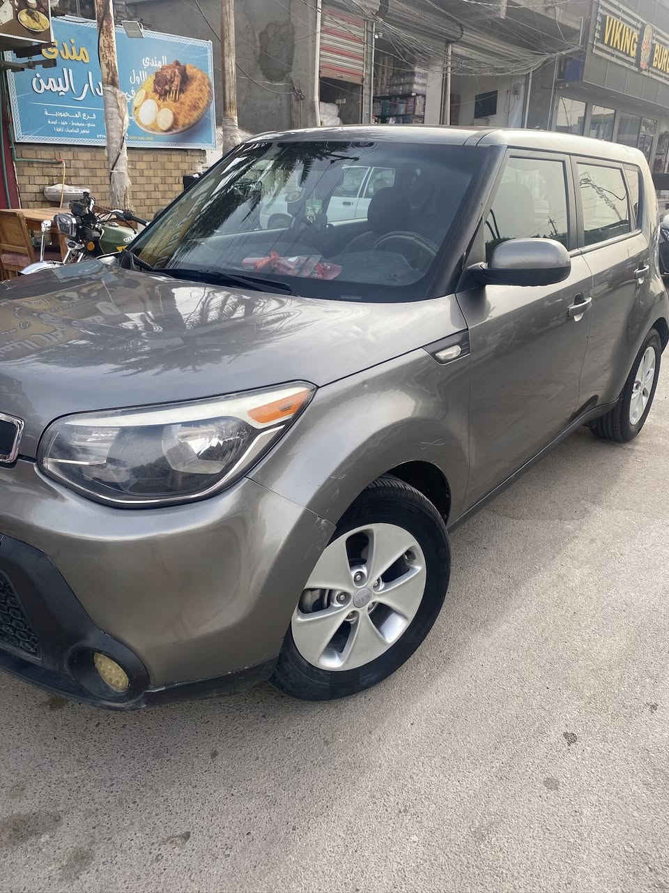 كيا صول 2014 امريكي
رقم بغداد انكليزي باسمي 

مكينه 1600 gdi مكفوله 

ماشيه 66  وقابل للزياده

صفر غرامات 

شاشه كبيره + بلوتوث

كامره

تحكمات ستيرن جهتين 

ويل كب 

نظام ايكو اقتصادي بانزين

تخم تايرات جديد

باتري جديد

تخم بلكات وتم تنظيف جويتر ونوزلات وتشيش الراديتر

حادثها جداً بسيط

ضرر صندوك سطحي بامريكا ومرجع ع البارد وحتى صور مابيها ع الكوكل 

وشبر جاملغ صبغ بالعراق يعني قطعه وحده صبغ

كلشي بيهه ع وضع الشركه وبلادي 

السياره بدون اي نقص او خلل او مصرف 

مكاني بغداد / المحموديه 

سعرهه 110 وبيها مجال بسيط 

رقمي  *********** متوفر واتساب
