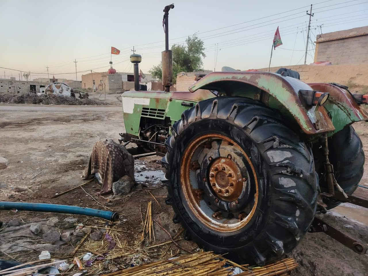 السلام عليكم كاروبه موديل 2002 جاهزه من كلشي حلوه ونضيفه بلاضافه الى فدان وخرماشه وباذره المكان ميسان قضاء قلعه صالح للاستفسار الاتصال علا هاذا الرقم ***********
