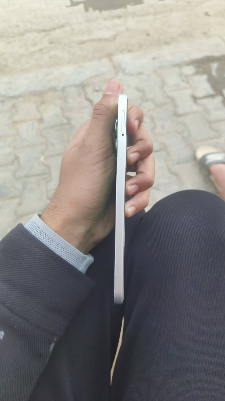 سلام عليكم ......
جهاز انفنيكس هوت 60 PRO.  مستخدم شهرين الله شاهد علية. 

 شاشتة تجي 144 هيرتز

جهاز كامل ملحقات جهاز مشاء الله يفيد تصوير والعاب ببحي 60 فريم سلاسة فائقة  وبي كم ملاحضة بشاصي مثل ما موضح بصورة.  

الملحقات الي تجي وي الجهاز

1. كارتونة + شاحنة + سماعة الاصلية مالت الجهاز + كوب من شركة انفنيكس 
 
الجهاز خير من الله خواتة ينباعن ب 215 او اكثر حسب الشركة.  

سعرة 170 وبي مجال حك جية *********** عنواني نجف ماكو توصيل.
