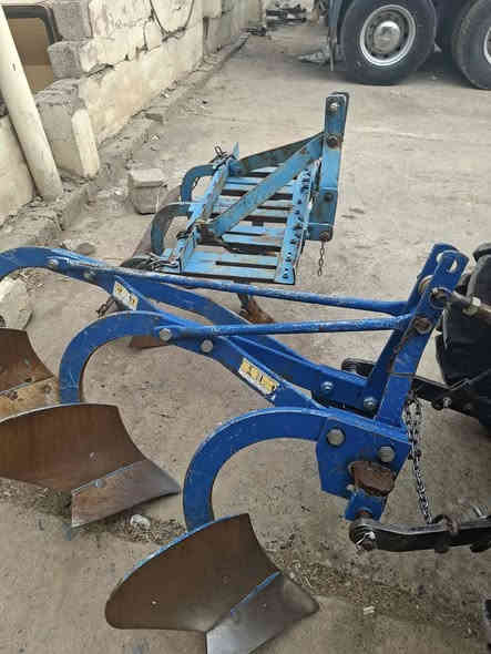 سلاو هاوڕێیان تراکتۆر مستەربۆشی بۆفرۆشتن 
تراکتۆر یابانی ناوباغ سێ پستۆن 24 ئەسپ مۆدیل 2020 مەکینە مستەربۆشی  مەکینەو کێرو دەبل ئەکسل بەشەرت سووک وقورسی هەیە چوارتایی تازەیە سێ گاسن وخەرماشی لەگەلە شوێن بەستۆرە /م  ***********
