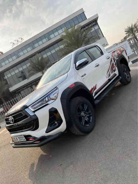 السلام عليكم 
هايلوكس SAS 2025 TRD 
رقم سليمانيه ب اسمي
وكالة ساز ام الضمان وبيه 4 تبديلات دهن مجاني
فل مواصفات 
مري شفط
كاميرا خلفيه وحساس
ماشيه 21 الف كيلو 
وايرليس شحن 
كشنات تبريد
فوريل 
دعاميه درع اصلي من شركة
6 سلندر مكينه 4000 الاف
السعر 42 الف دولار وبيه مجال مكاني السيديه
رقمي *********** بغداد
