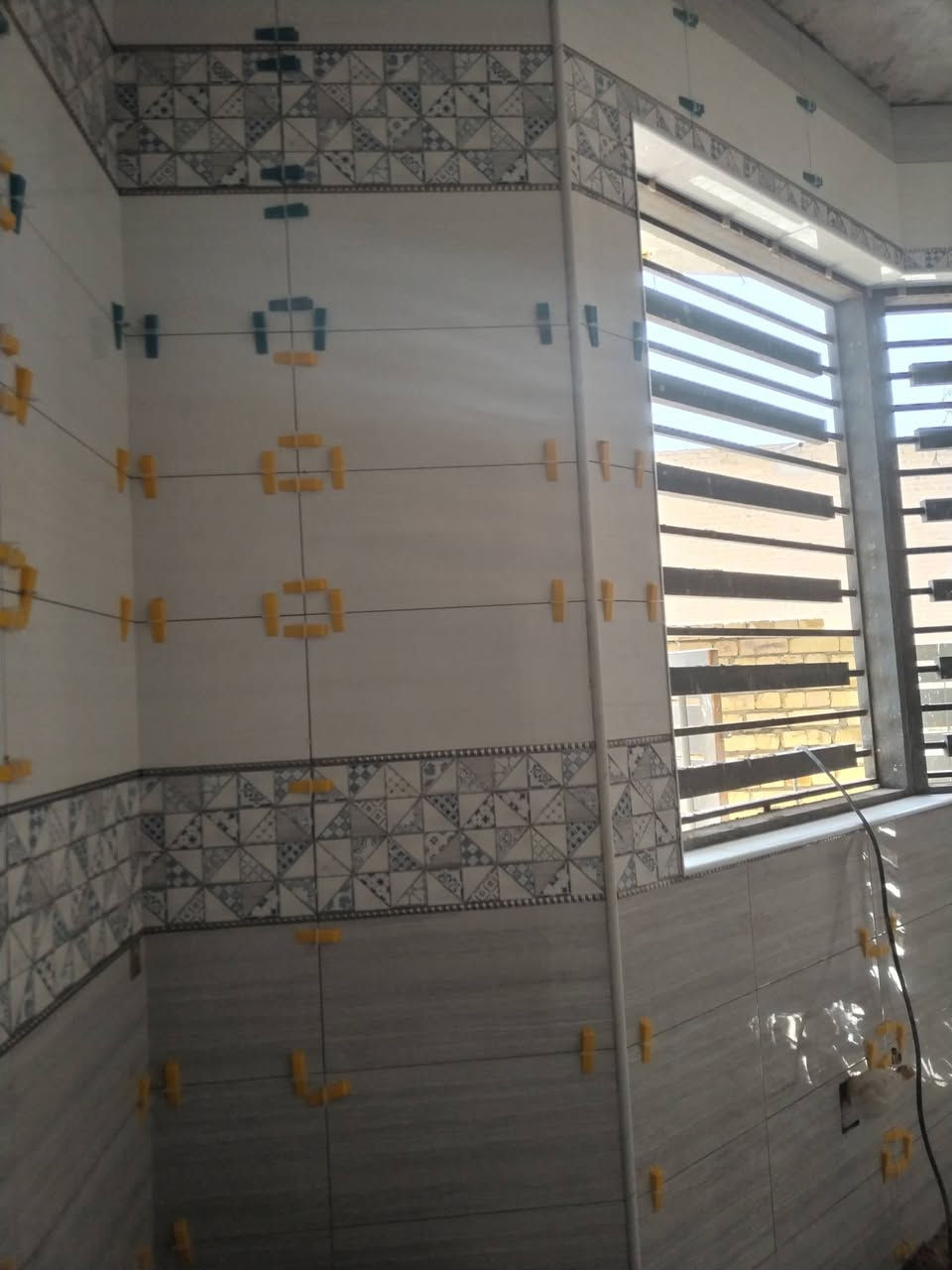 ابو عباس (***********) لعمل السيراميك واللوح البورسلاين والمرمر _ارضي _جداري_ بايات درج شغل عراقي او ايراني بالطرق الحديثة ((ملاحظة)) الشغل شرط درجة اولى تسليم مهندس
