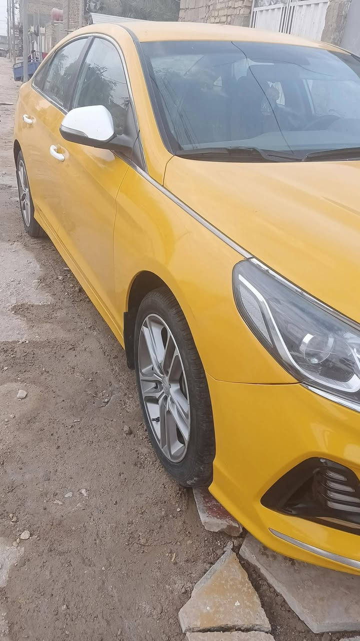 سوناتا 19 خليجي للبيع مكان ديوانيه محرك 2400 السعر 160 جديده *********** وبيها مجال بسيط لوحات جديده تجد الثانويه
