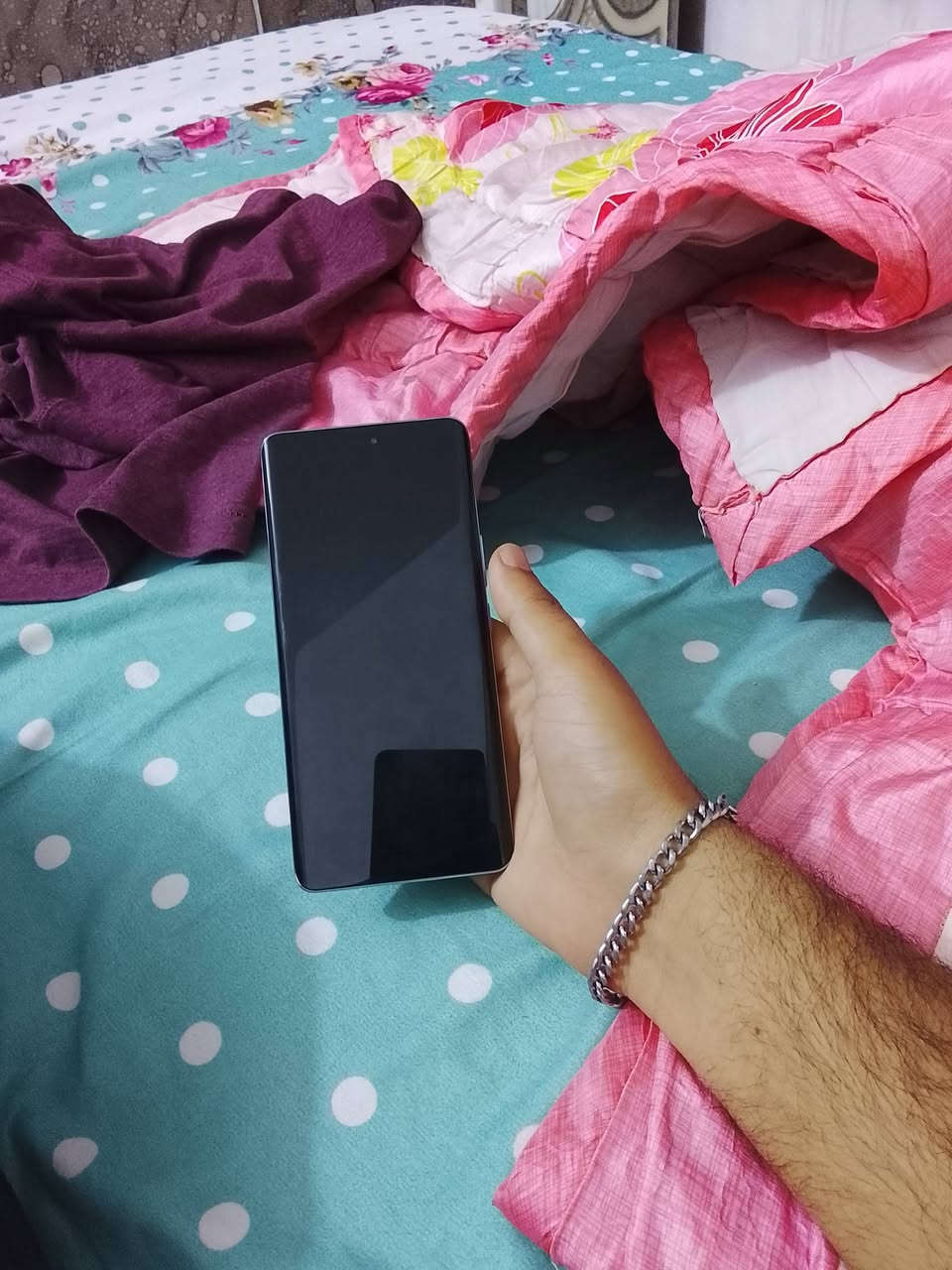 للبيع فقط (٣٥٠)
الذاكرة ٢٥٦ كارتونة شاحنة الاصلية 
يشحن ب ٦٦ واط مواصفات غني عن التعريف 
لا مفتوح ولا بي شي وبي ضمان سنة كاملة من شركة الاماني 
صارلة اليوم الخامس من اخذته


**إذا كنت صاحب هذا الإعلان وتريد حذفه لأي سبب، رجاءا أرسل رسالة إلى الدعم الفني**