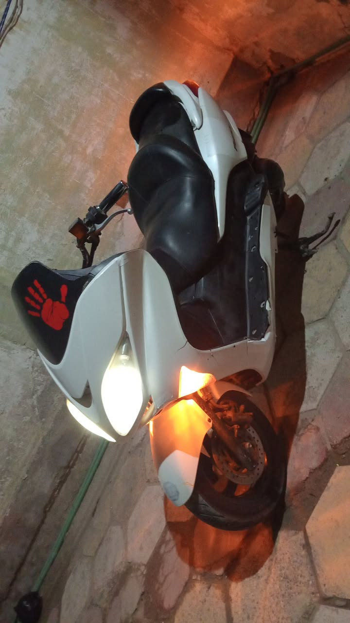 بيع مستعجل دراجة فورزه صفر ثمانية عمية بسعر مناسب الشراي يتصل ***********
