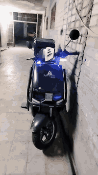 عندي هاي الدراجه للبيع سعر 900وبي مجال انطيك هيه شرط تجي تفحص وتاخذه وتروح نضيفه حيل ***********
