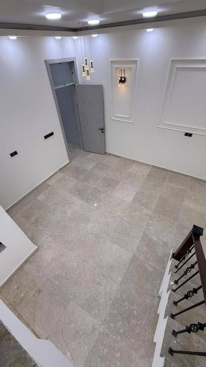 🏠دار للبيـــــــــع 

فارغ تسليم مباشر غير مسكون سابقآ 

 بناء حديث درجة أولى 
فـٓــــي الگرامـــــــة 2
قــــــرب مجمــــــــع الضامــــــــن الطبــــــــي
__________________
المساحــــــة // 130م #طابـــــو #مــــــلك #صــــــرف
الواجهـــــــــة // 6.5م
النــــــــــــــزال // 20م
__________________
🧱🏗️ #الطابــــــــــــــق #الأرضـــــــــــــي
غرفـــــــــة (سويت) وصالـــــــــة وهــــــــــول ومطبــــــــخ ومجمــــــــــع صحيــــــــات خارجــــــــي وداخلــــــــي وطارمــــــــــة ...
🧱🏗️ #الطابــــــــــــــق #الثانــــــــــــــــي
غرفتيـــــــــن وهـــــــــول ومجمــــــــــع صحيــــــــات ... 
ـــــــــــــــــــــــــــــــــــــــــــــ💲
للأستفســـــــار عــــــن السعــــــــر يرجـــــــىٰ الاتصال
ـــــــــــــــــــــــــــــــــــــــــــــ💲
#مكتـــــــــب
           #القند_للعقار 

***********

***********  
_____________________________________________
