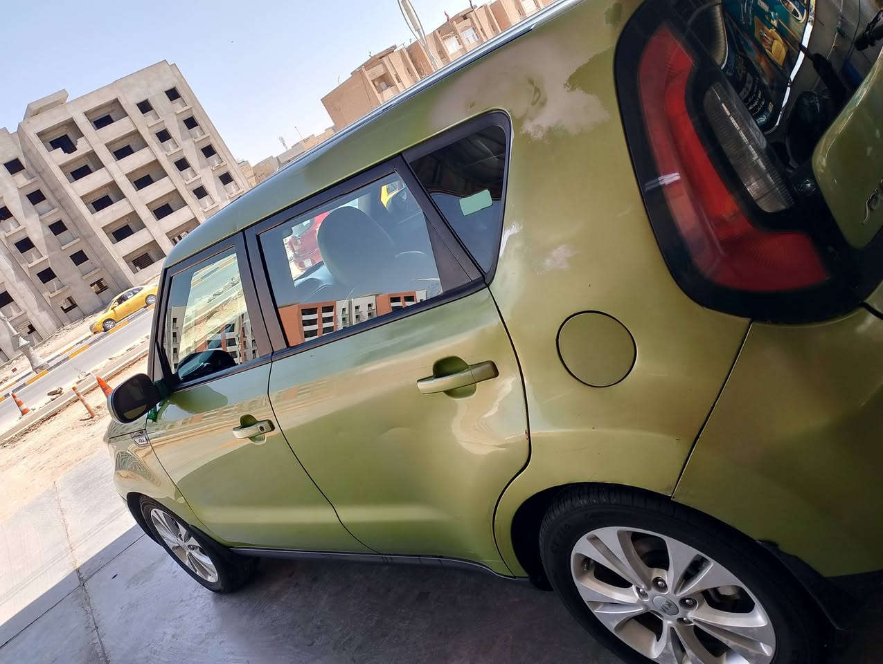 سول وارد امريكي رقم قادسية موديل15 ماشية 78
ضرر جاملغ مبدل 
وربع من البنيد راجع ع البارد 
سونار موجود 
السيارة جاهزة 
ترايك وين ماتريد 
مكينة وكير كفالة 
 مكينة 1600  Gdi
*********** 
ديوانية مركز 
السعر 102 وبيهة مجال لشراي لا تتصل اذا بس تعامل وشكرا
