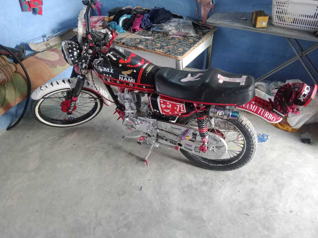 سلام عليكم دراجه تعمير 25 نامه تيربو دراجه مذب عليها ربع فول شاصي 23 اوراق سكنر سعر 650 قفل مكاني ديالى جلولاء ***********
