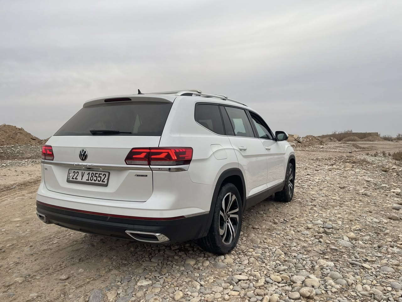 السلام عليكم
للبيع فولكسواكن اطلس 2023 ابيض صدفي
مواصفات SEL فول مواصفات 
رقم اربيل باسمي 
السيارة بدون قطرة صبغ وبدون تبديل اي قطعة 
دعاميه امامية فقط 
ماشية 31000 محرك 2.0 توربو قوي واقتصادي 
سقف بانوراما 
خمس بصمات 
رادارات وقيادة ذاتية 
حساسات امامي خلفي 
داخل جوزي 
كشنات منفصل VIP
شاشة كيجات ديجيتال 
وبعد هواي مواصفات 
ادامة كاملة بدون اي نقص 
واي اشارة بالدشبول مامشتغلة 
السعر 270 وبيها مجال جدا بسيط 
مكان السيارة بغداد 
للاستفسار ***********
