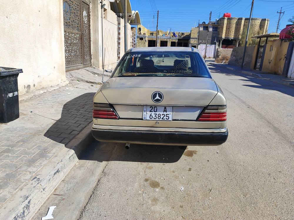 سياره مارسيدس مديل 91 مكينه وكير ثنين ونص بل كارتون حداديه جديده تخم تير جديد رقم نكليزي السنويه لغايه 29 مكان السياره البصره قضاء المدينه السياره مكفوله من الضربه قواعد الدبل سليمات ومكفولات السعر 38وبيهه مجال شراي يتصل *********** المدينة, البصرة
