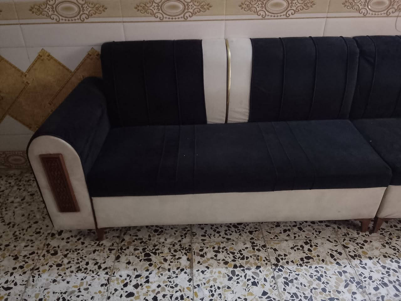 تخم ديوان خمس قطع للبيع بسعر 325 مكاني حي الجهاد للاستفسار وتساب ***********
