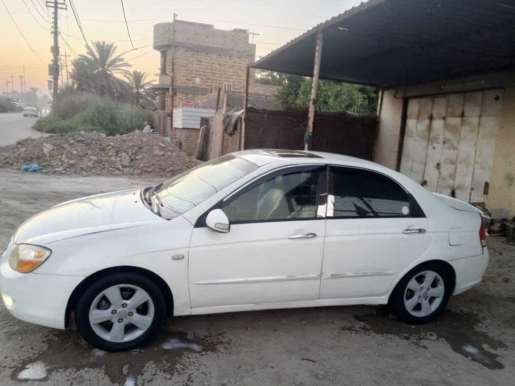 سيراتو 2007 رقم بابل دولي فول مواصفات فتحه شاشه كامره  ويل كب مري شفط جاهزه من كير ومحرك وحداديه وتبريد وتخم تاير وكهربائياة كله جديد مصبوغه صبغ عام واكعه عليه سقيفه متعوره القماره ولتكم السعر 63 وبيه مجال بسيط للاستفسار *********** العنوان بابل السياحي حلة, بابل

