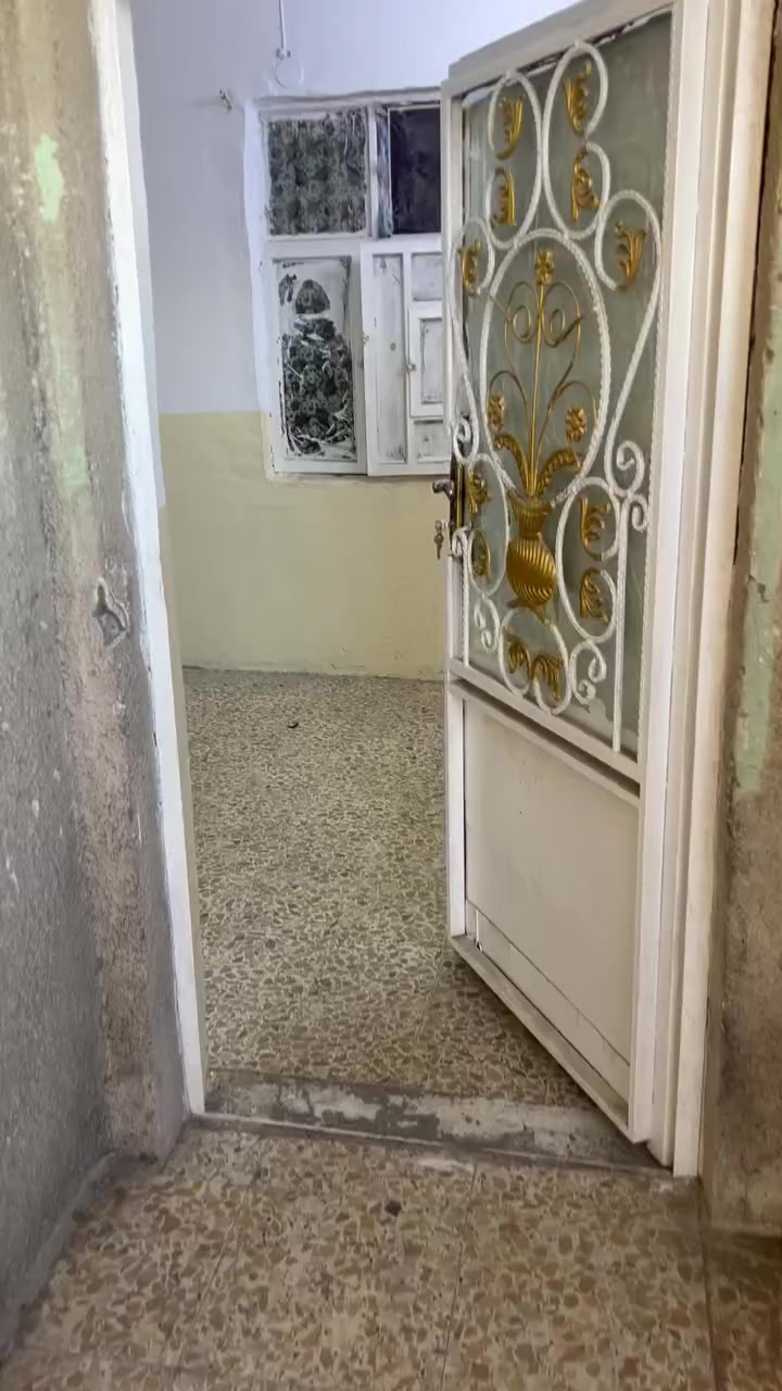 مشتمل طابق اول معزول وحده الاجار 250
وره المركز قرب ركن الطف مال عائله اصغيره 

للاستفسار 
***********
ابو اسد للعقار
