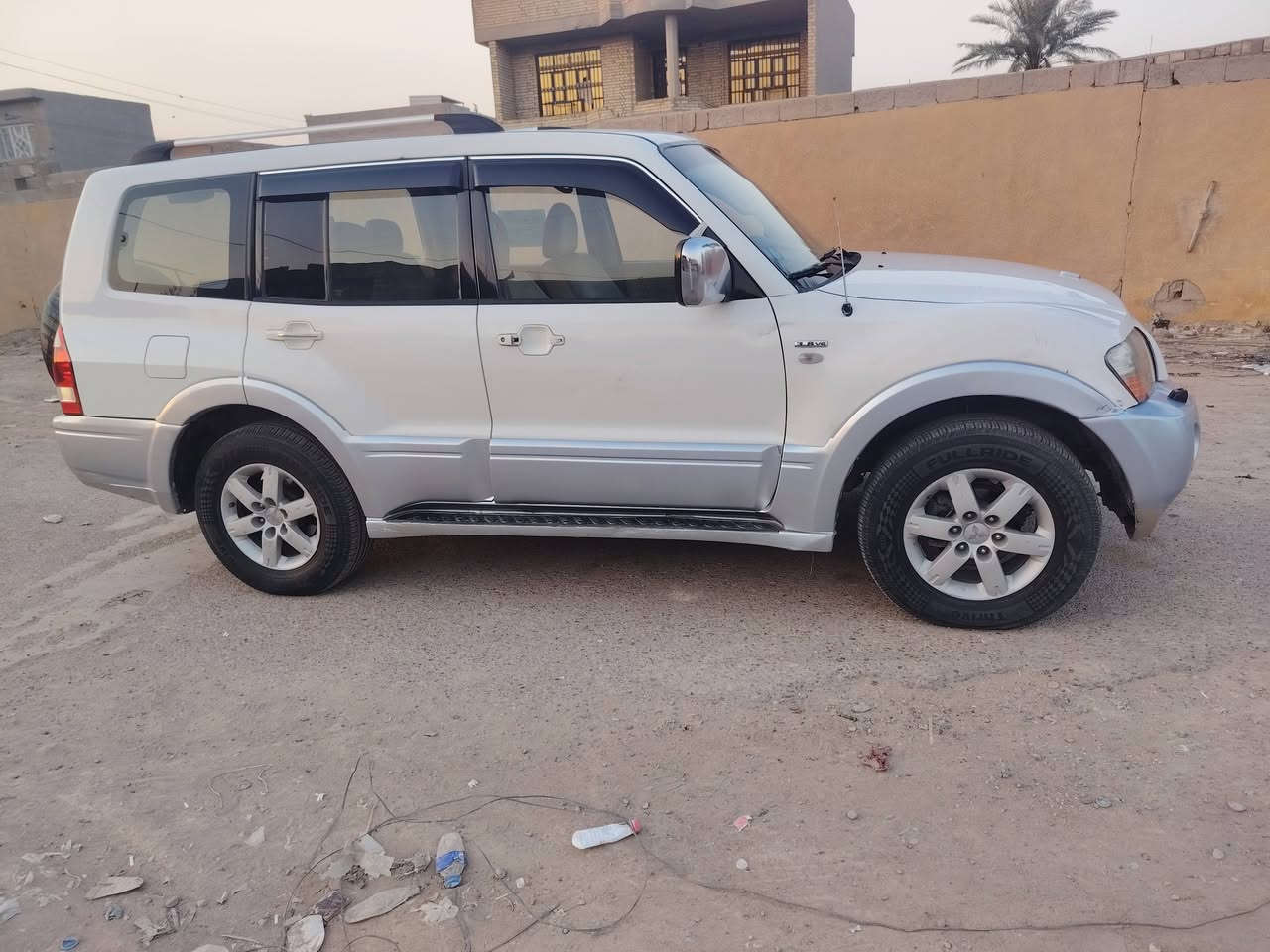 السلام عليكم باجيرو 2007
كشر مكفول گير ومحرك السعر 100ورقة وبيهة مجال الرقم ***********
