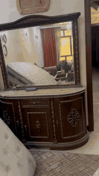 السلام عليكم .. غراض بيت بزيونة شلنه منه قبل سنة بالضبط وباقيه الغراض بي حتى مماسحها والغراض كلها شركات اصليه سامسونك والجي وتوسوت والمطبخ واحد خشب بلوط اصلي واللاخ hdf والغساله lg وغرفة اطفال وميز طعام ٦ كراسي خشب صاج ومعرض وميز تواليت وكلشي موجود للبيع حكتب اسعار تعليقات وهذا تليفوني للاستفسار ***********
