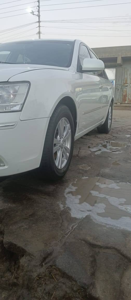 سلام عليكم سوناتا 2009 سياره مكفول ما عدة البنيد صبغ ماشيه 150 رقم بصره بسمي مكان البصره القرنه ***********
