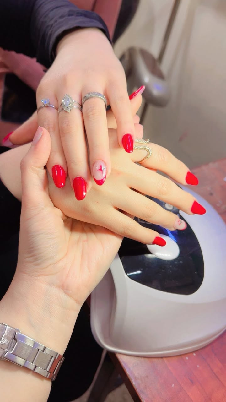 ⁨	عروض صالون زينه🤩
تنضيف بشره ملكي25الف🧖🏼‍♀️
تنضيف بشره وحفافه 10الف 
صالون زينه الكبيسي اول عمار🧖🏼‍♀️ه طابق ثاني صالون زينه
رقم الحجز‭0 771 472 7409‬
⁨ ⁨ ⁨ ⁨ ✨ عروض الأظافر ✨
💅 جل اكستينشن فول دزاين — 25 ألف
💅 جلش فقط — 10 آلاف
💅 سترونك فقط — 10 آلاف
👣 جلش قدم — 10 آلاف
🎁 
💎 إدامة — 15 ألف
❌ إزالة — 5 آلاف
📍العنوان
بغداد الزعفرانيه كبيسي اول عماره طابق ثاني صالون زينه⁩⁩⁩⁩⁩
