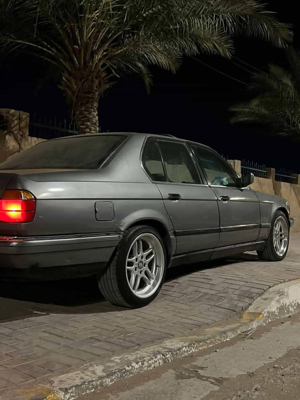 السلام عليكم ورحمة الله وبركاته
بي ام دبليو BMW موديل 91كير عادي

 730 رقم نجف  دولي  سنويه تنتهي سنة 2027
حداديه نص عمر يرادله ترتيب
 محرك وگير خير من الله
باتري جديد
ويل  Mحجم 18
الشراي يتصل
*********** 
مكان السياره بابل النيل 
سعر. 35 وبيه مجال
