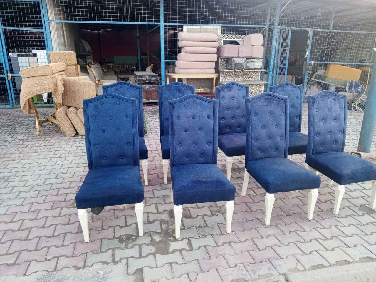 ٨ كراسي.  العنوان سماوه العسكري مقابيل البنزين خانه***********
