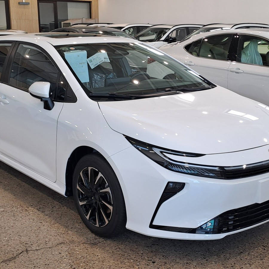 ♦️️تويوتا  كورلا_ شكل الجديد 2️⃣0️⃣2️⃣5️⃣ Toyota Corolla ♦️ 

فتحة سقف، جلد اسود اصلي، دركة خياط، مسند وسطي متحرك، مقاعدكهرباء. 

🚦أرقام بغداد🚦

المواصفات 👇

🔵محرك 1.8 لتر VVT هايبرد
🔵كير بوكس اوتوماتيك 6 سرع 
🔵تشغيل ذكي ( بصمة ) 
🔵شاشة وسطية كبيرة apple car play and android auto
🔵كامرة خلفية دوارة 
🔴رادار تحديد مسار ومانع تصادم ‼️
🔵 دشبول ديجتال 
🔵تبريد قطعتين 
🔵 فتحة سقف ( سلايد روف )
🔵 لايت أمامي وبروجكتر  LED ‼️
🔵 بك لايت LED‼️
🔵 تحكم ستيرين 
🔵 اوتو لايت
🔵 اوتو هولد
🔵 نظام ABS 
🔵هاند بريك كهرباء 
🔵نظام التحكم بالانارة الخارجية
🔵 مقاعد جلد أسود 
🔵كرسي كهرباء 
🔵قبضة مقود جلد 
🔵 اشاير بالمري
🔵حساس ضغط الاطارات
🔵 وضعيات قيادة 
🔵مانع انزلاق
 

🎁نتعامل بنظام القسط 🎁

🚘 🚖 يتوفر بيع  شراء او مراوس للسيارات القديم والحديثة ✅️
 

 اشتري بثقه 💯🌹
***********
عراقنا لتجارة السيارات 
بغداد-معارض البياع شارع الوسط
