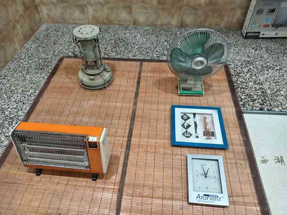 سلام عليكم مجموعت غراض قديمة للبيع مكاني بغداد الشراي النتصال على رقم موجود وساب ***********
