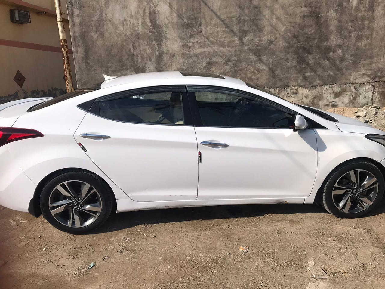 الاانترا 2015خليجي فول مواصفات
الانترا 2015خليجي فول مواصفات 
رقم بغداد باسمي سياره جديده مكفوله من لحادث 
فقط قطعتين صبغ بدون دواخل اثر شخوط 
محرك كير كفاله مكاني ديالى بعقوبة 
السعر مناسب ،👈***********
