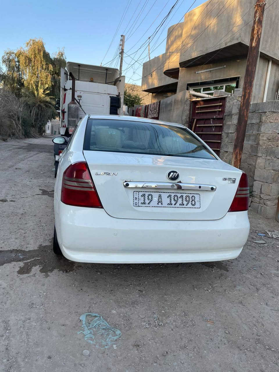 السلام عليكم سياره ليفان 12محوره كورلا مكينه وگير عادي صدر مكينه گير خير من الله تبريد يرادله بس قايش السعر ٤٢ العنوان بغداد ***********
