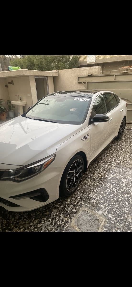 السلام عليكم اخوان للبيع اوبتما موديل 20 وارد امريكي كلين بدون حادث فقط دعامية اماميه كما موضح بالصور وصورها من امريكا موجوده بالمنشور رقم بغداد باسمي ماشية 68 الف اصل استخدام شخصي سيارة فول مواصفات 

🤍 مواصفات السيارة

1- بصمه
2- ويلكب حجم 18 كروم
3- لد امامي لد خلفي
4- دبل صالنه
5- اشاير بالمري + مراي شفط
6- بدات نيكل خارجية
7- تدفئة كشنات وتدفئه ستيرن وكشن السائق كهربائي
8- تحكم ستيرن جهتين
9- كامره خلفيه دواره
10- شاشه كبيره
11- كشنات جلد بلادي
12- كشن كهربائي
13- حساسات خلفيه
14- رادارات
15- تحديد مسار
16- قياده ذاتيه
17- مثبت سرعه
18- ثلاثه انظمه قياده (عادي + سبورت + رياضي)
19- مكينه 2400 جي دي اي مكينه وكير كفاله 

للاستفسار ***********
