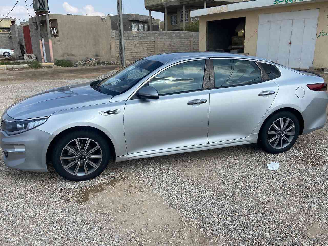 سلام عليكم اوبتما2016شكل 17 خليجي لون سلفر مواصفات شركه دوليه العامه مكينه2000تحكمات ستيرن اشاير مري بلوجكتر امامي
ماشيه 140حقيقي
رقم اربيل مجدد لل2030 يلا تنفذ
راعيهه يمي
سياره جاهزه
تبريد ثلج
ويل مال 2020وتخم تاير بيهه قبل فتره مشدود
السونار مرفق بل منشور بيهه دفعه يم العلامه مال كيا بدعاميه بشرط حته بدون بارد مجرد مطبگين البنيد وبرغي واحد من الجاملغ علمود التطبيگ وشرط السونار وين ميعجبك وهذا البارد اليم لباب ولا مبين بل حقيقه ولباقي كفاله.  السياره احله من الصور وجديده كلش وماعايزه كلشي
مكان السياره واسط
السعر155وبيهه مجال لشراي
***********
***********خاص مامتواجد
