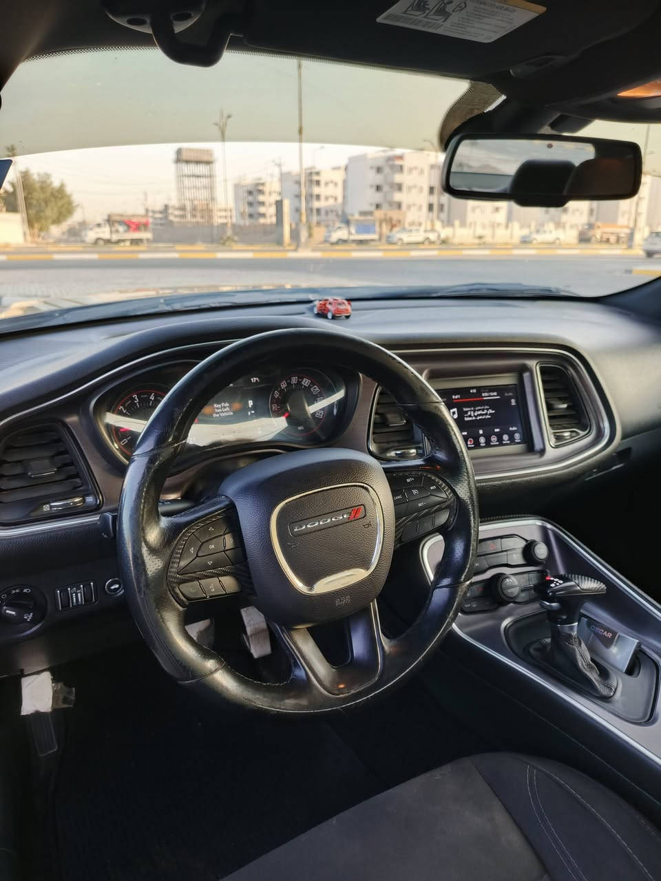 سلام عليكم البيع جالنجر مديل 2018وارد أمريكي حادثه كرد بلصفحه فقط والباقي كتابه عامه ضربه وصبغ ومحرك وكير وحداديه وتبريد وتخم تاير خير من الله السياره كلش جديده السعر 144رقمه بغداد تحويل مباشر موقع السياره كربلاء محرك 6اسلندر هاتف ***********
