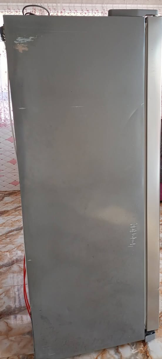 السلام عليكم 

ثلاجه بابين LG للبيع 
تحتوي على براد ماء ومكعبات ثلج داخلي مع شاشه تحكم 
ثلاجه نضيفه العنوان
ديالى الخالص 
الاستفسار على الرقم وبي وتساب 
***********
