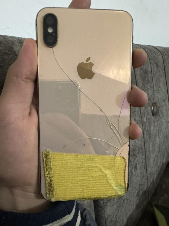 ايفون اكس اس ماكس مبدل شاشه ومفطر ضهر ومبدل بطاريه فيس ايدي واكف والكامره ماتفتح بس اذا تدخل عليهه من الواتسب او انستا او ماسنجر تشتغل الجهاز ذاكره 512 حط بي للصبح وماتقبط صوته عالمي الجهاز بلمخابره بلتصفح مايتعبك ومايعلك ببجي 60 فريم شرط فريم واحد ماينزل الجهاز سعر 125 بي مجال حيل قليل رقم *********** مكالمه مارد راسلني واتس
