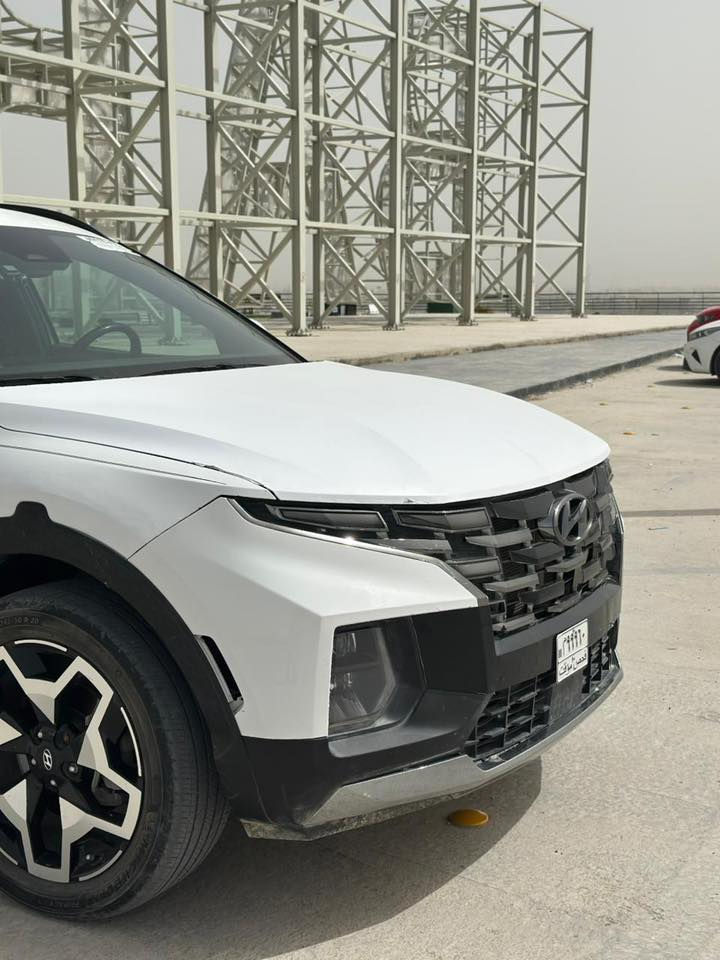 هونداي سانتا كروز 2023 ( Limited ) وارد أمريكي ليبل واحد حادثها موضح بالصور ممشى السيارة 64565 قابل للزيادة 

اربع وضعيات قيادة ( Sport ,Normal,Smart,Snow )

اربع كاميرات محيطيه 360 درجة 

فتحة سقف 
محرك 2500 تيربو

كشنات جلد ( تدفئة و تبريد ) ثلاث درجات مع مساج 

رادارات 360 درجة 

نظام تحديد مسار و النقطة العمياء 

قيادة شبه ذاتية 

مثبت سرعة و تنبيه ما قبل الاصطدام  

شاشه تدعم ابل كار بلي واندرويد اتو 

بيه بارد قليل بالجاملوغ الأيمن مقدار 10 cm

صندوق مغلق بقفل
شاحن وايرلس 
منفذ طاقة 220V
  

لسعر 190 وبيها مجال

 اذا اكو مراوس عادي حسب القناعه

***********
