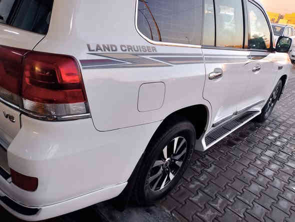 لاند كروز موديل 9 فول مكفول منل حادث صبغ أقل الحزام  مكينه كير مكفول السعر 260 بيه مجال لل استفسار ***********
