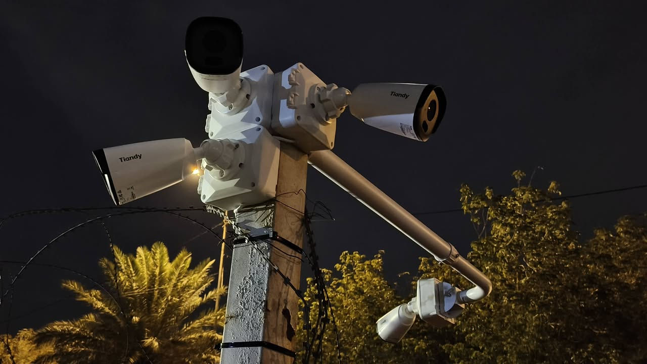 اليوم كملنا إعادة تنصيب منظومة كاميرات tiandy IP بدقّة 4MP و2MP في منطقة حي العامل ، مع تسليك دفن احترافي بالكامل..
المنظومة كانت مستخدمة سابقاً وتم إعادة تأهيلها وربطها على الإنترنت، والعميل يكدر يشاهد الكامرات من التلفون بأي وقت.
الشغل نظيف، مرتب، ويعطي أفضل أداء ممكن من نفس الكامرات بدون شراء جديد.
نضمن لك جودة تنفيذ عالية وحلول مراقبة فعّالة تناسب ميزانيتك.
للاستفسار والحجز *********** 

#انظمة_امنية #دهوا #كامرات_بغداد #كاميرات_دورة
#تنصيب_كاميرات #مهندس_شبكات #الفائز_للمراقبة_الذكية
#كاميرات_صوت_وصورة #صيانة_كاميرات #Monitoring
#Security_Systems #Smart_Surveillance #IraqTech
#الدورة_بغداد #شغل_نضيف #تأسيس_دفن #ربط_انترنت
#مهندسين_العراق #حلول_الامن #CCTV_Iraq
#DahuaTechnology #Installation #Quality_Work
#Iraq #Baghdad #IraqSecurity #CCTV #FullHD
#NetworkSolutions #ProfessionalWork #SurveillanceSystem
#EngineeringLife #TechInIraq #IraqBusiness #SmartHome
