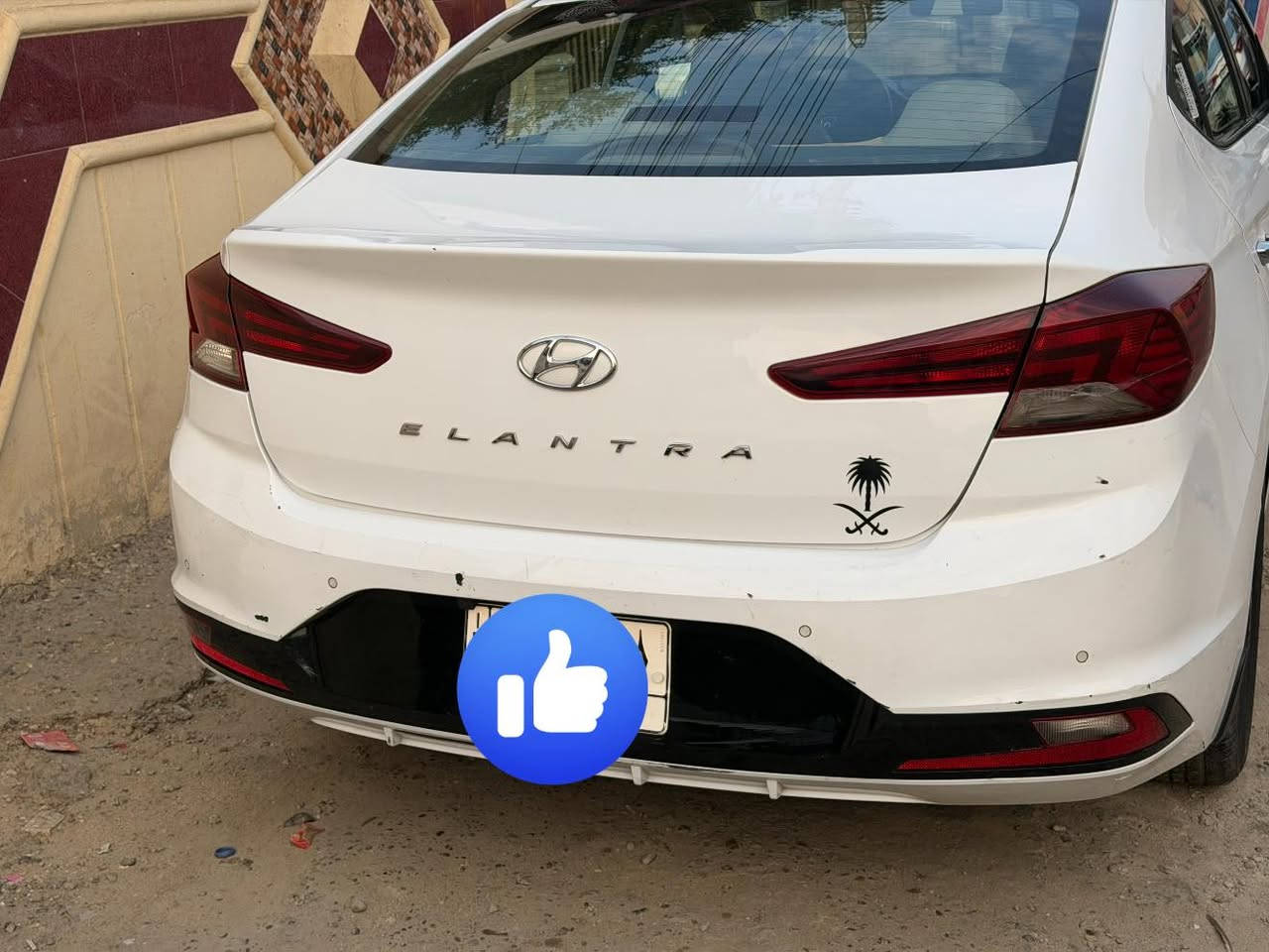 النترا ٢٠١٩ خليجي
سيارة فول 
بيه صبغ شبرين بالباب السايق جوه يده
سعر ١٦٢
***********
