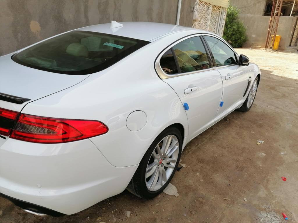 سياره جاكور 2015Xfفول مواصفات بصمه فتحه سايد بريك كهربائي السياره حرفSيعني فول الفول للخير حساسات اماميه خلفيه زراك ليت السياره 5بصمات محرك 2000تيربو كير 8نمر دبل كلج يعني صاروخ كيج عداد300محرك نضيف كير نضيف  سياره مكفوله بيها فقط البنيد مرشوش +الجاملغ الأيمن والباقي كفال السعر 118 اتصال *********** النجف, العراق
