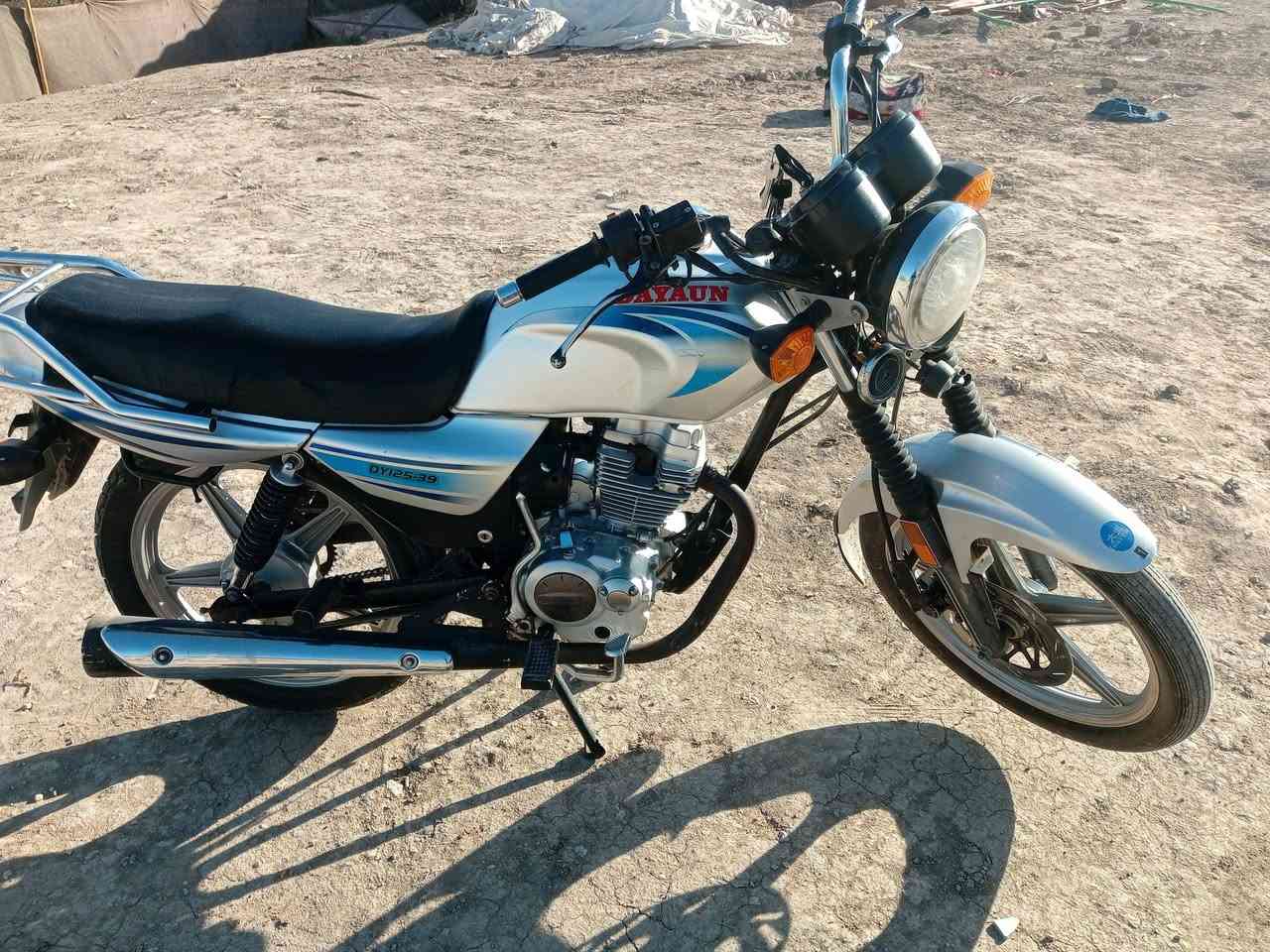 السلام عليكم ورحمه الله وبركاته
دراجه للبيع النوع دايون موديل 19

رقم الهاتف ***********
