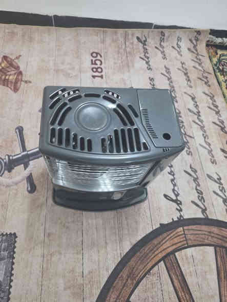 السلام عليكم عندي هاي الصوبة نظيفه
السعر ٤٠ الف 
رقمي ***********
