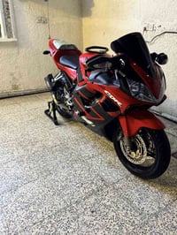 أمّ فور أي للبيع مكينه 600 موديل 2004 مكفوله كفاله عامه أي نقص ما بيها...