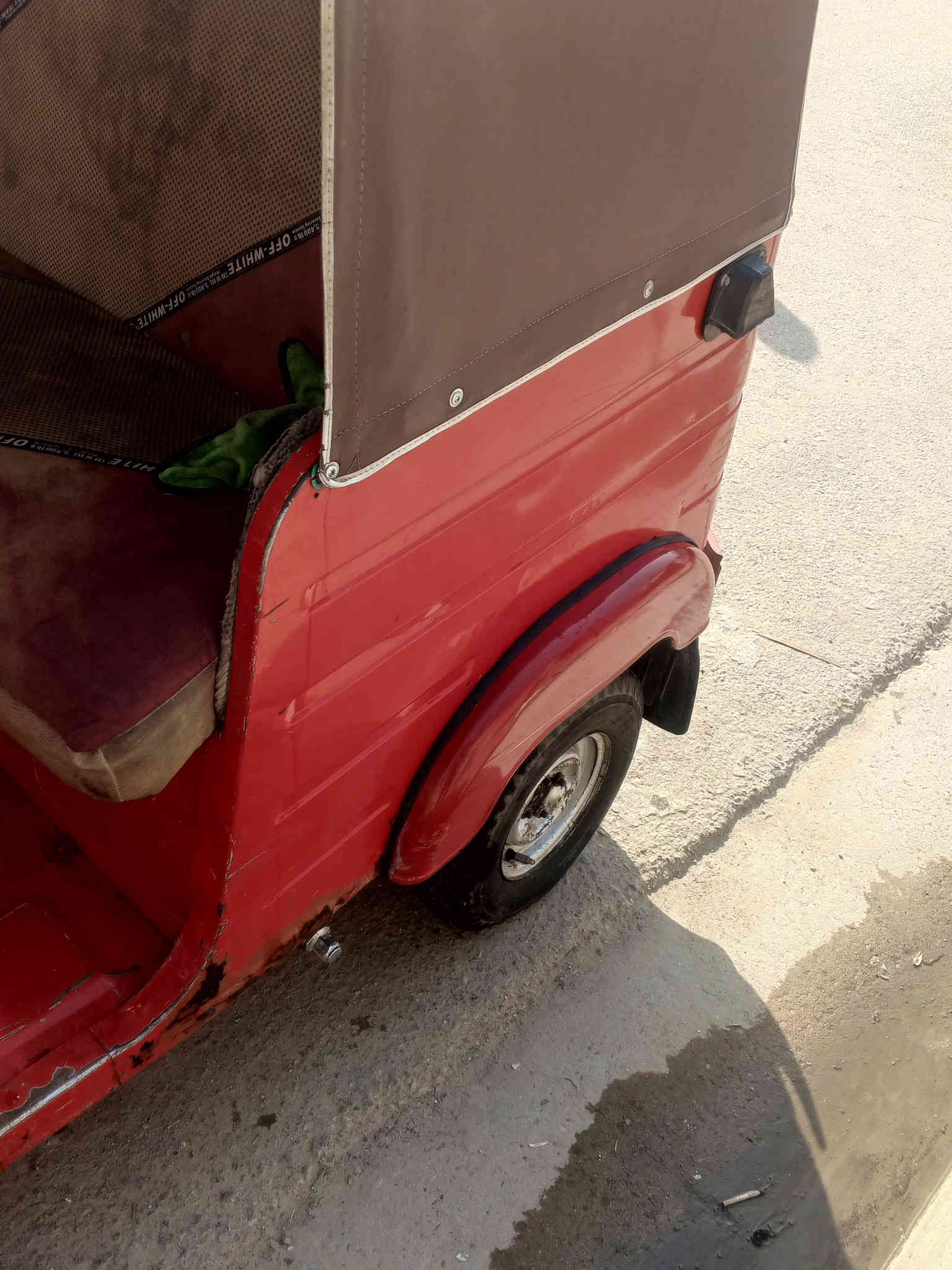 السلام عليكم للبيع تكتك باجاج 2018رقم وسنويه كربلاء مكينه خير من الله تأيرات جدد صدر جديد كلجات جدد كهربائياتها شغاله كلها نقصها جادر كشرها مثل مموضح بل صوره شرط التحويل مكاني بغداد الدوره ابو دشير رايدها ب4100وبيها مجال رقمي ***********
