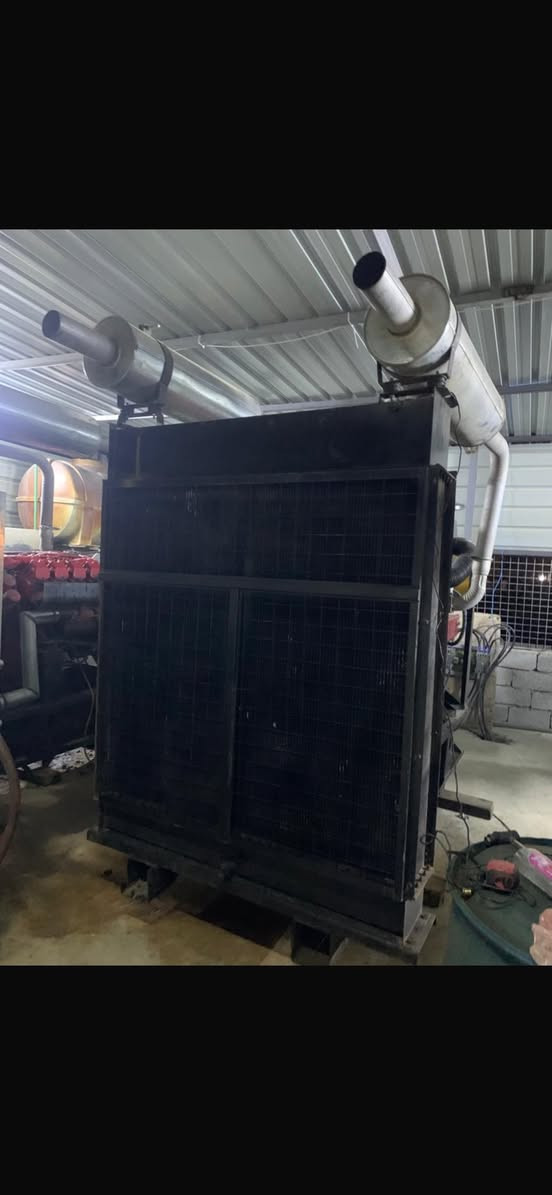 سلام عليكم مولدة دايو دوزان ٨ سلندر راس توليد ٣٥٠ كيفي  المولدة اوربية يصرف ٤٥ لتر على الحمل ٩٠٠ امبير مكاني بغداد 
***********
