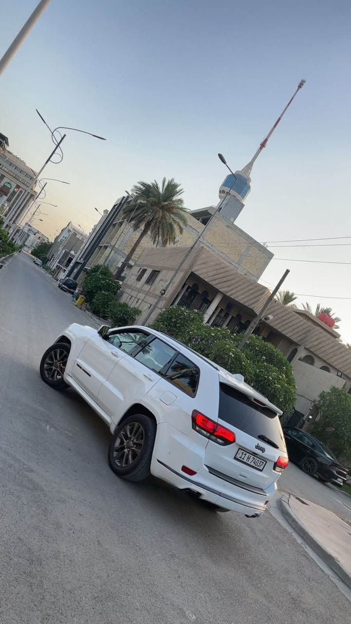 جيب كراند شيروكي 
فول مواصفات للاخير 
شنو ابالك بيهه 
بيهه قطعتين صبغ بنيد محدث فتحات

تو ويل اصل 
بدون جكات 
محرك ٣٦٠٠
رقم بغداد الجديد بأسم صديقي
سياره جديده 
بدون اي نقص 
مكينه كير حداده طخم تاير كله جديد
تبريد تدفئة بالكشنات 
السعر 210&
مكاني بصره معقل 
*********** البصرة, العراق
