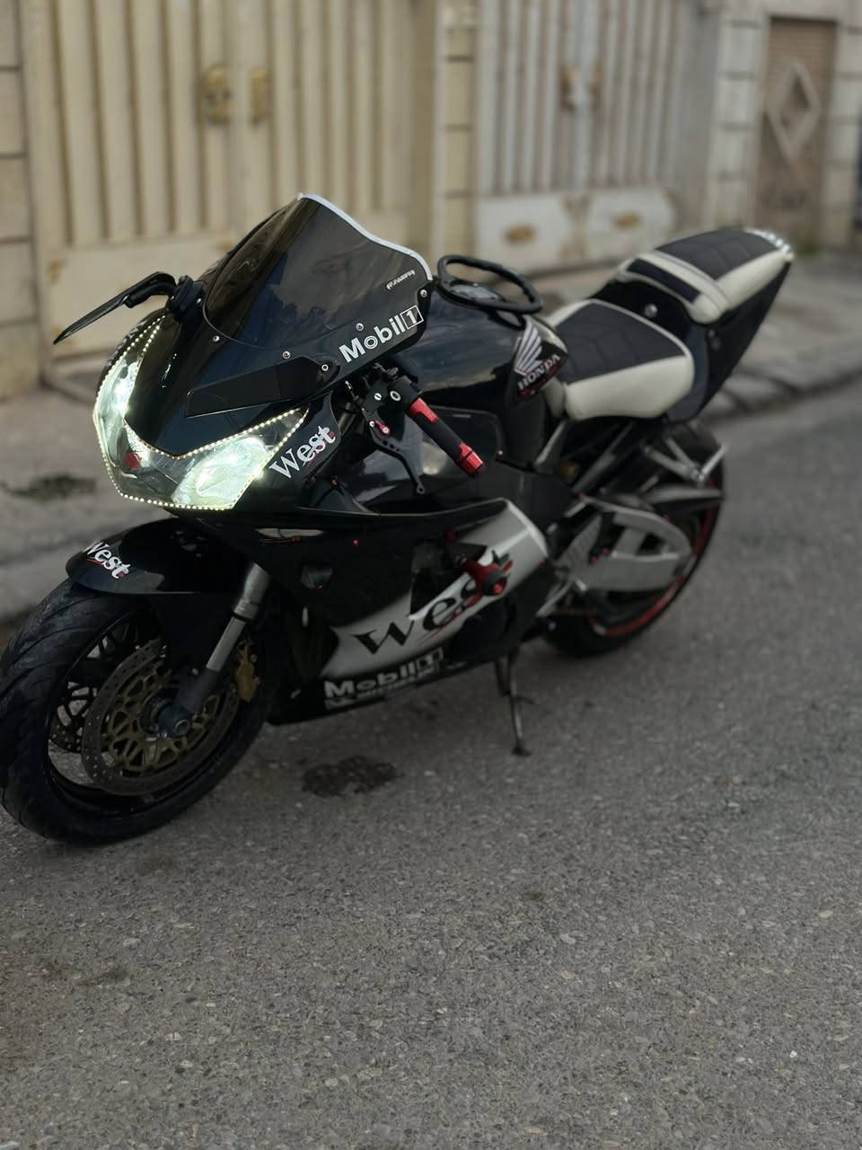 دڤل 929 للبيع ب15 وبيها مجال بيها  صوت بلمحرك


**إذا كنت صاحب هذا الإعلان وتريد حذفه لأي سبب، رجاءا أرسل رسالة إلى الدعم الفني**