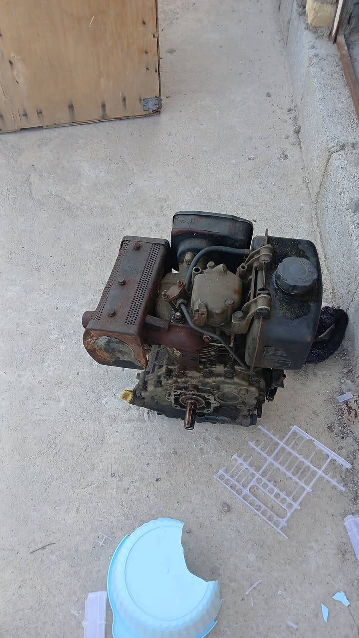 مكينه للبيع مكان البصره
***********
