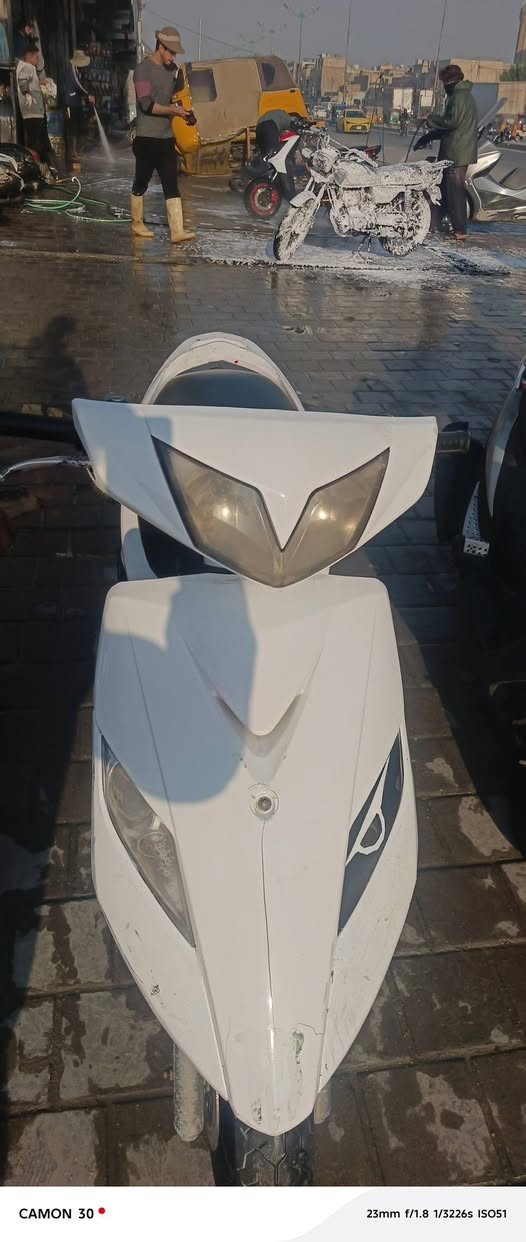 السلام عليكم. ثعلب جيتي ار نوزل 
دراجة بلادية نكرة سلف وهندر 
السعر 350 العنوان بغداد شارع كفائات السيدية 
التصال ***********
