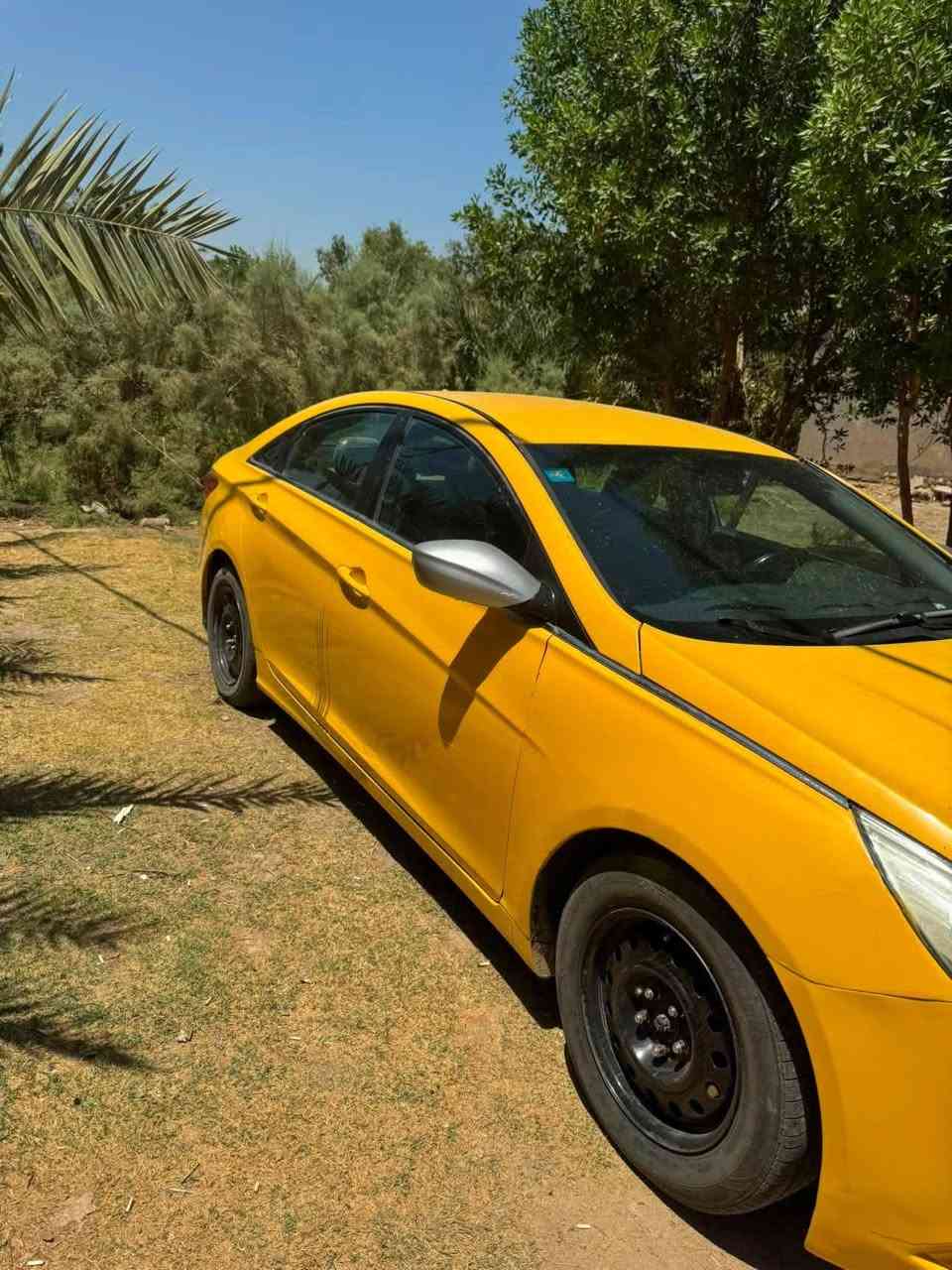 السلام عليكم
للبيع سوناتا 2011 وارد أمريكي 
رقم إنكليزي بغداد سياره باسمي سنويه لل2030
بيه طخات كلش بسيطه بدون عابر بدون تبديل 
مصفره هيئه وغرامات 
محرك كير حداديه كلشي جديد وشرط 
مكان السياره السماوة رميثة للتواصل ***********
 السعر 88 وبيه مجال حك الجيه
