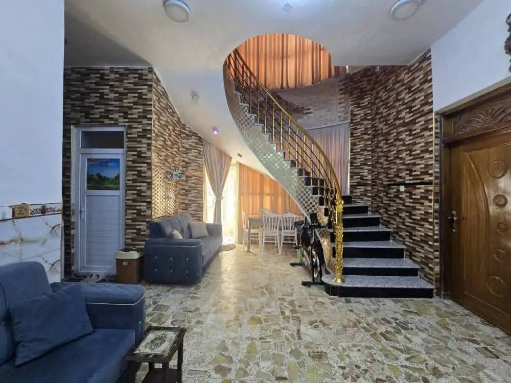 🏠 بيت للبيع – طابو صرف
📍 الموقع: حي الإسكان – شارع المعهد التقني
الباب الجانبي مقابل دور الأساتذة، داخل الفرع وقريب من الشارع الرئيسي
📐 المساحة: 200 م²
🏗️ البناء: طابق واحد – حديث – سقف كونكريت مسلح
🛋️ التقسيم:
• غرفتي نوم
• استقبال
• صالة
• مطبخ
• حمام داخلي
• صحيات عدد (2)
💰 مطلوب إسكان: 11 مليون
💳 القسط الشهري: 115 ألف
📅 واصل لغاية: 4 / 2027
📩 للاستفسار خاص
للاستفسار خاص او الاتصال  ***********
